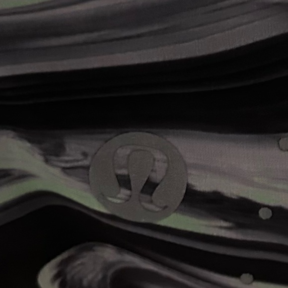 Lululemon size 6 Swift Ventilated Running Tank Top - Picture 5 of 7